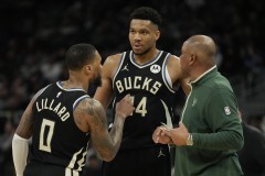 NBA赛场：篮网托马斯得分风暴，队友默契助力球队胜利